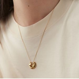 NWOT Jenny Bird 🐦 Hidden ❤️ Gold Pendant Necklace